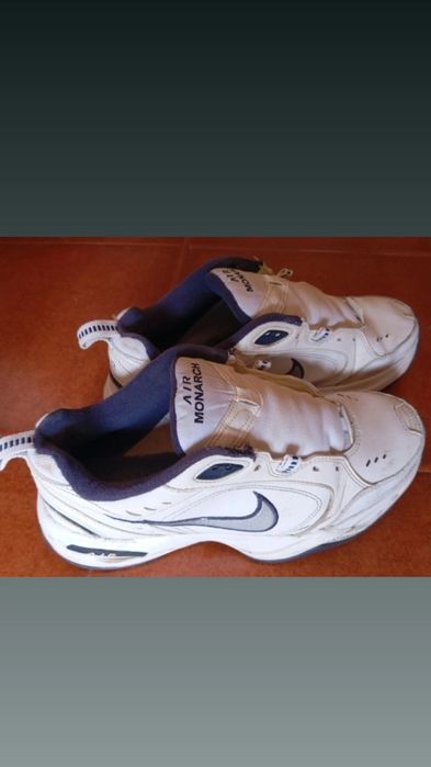 Tenis Nike air monarch em bom estado tamanho 42 originais