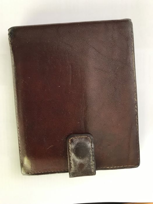Carteira em pele - nova