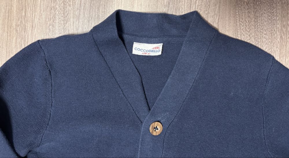 Elegancki granatowy sweter chłopięcy