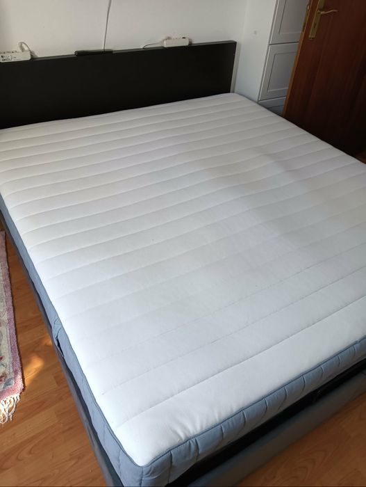 Cama sommier com colchão incluído
