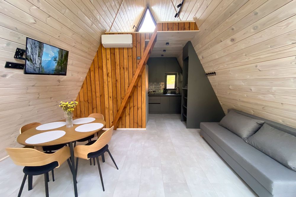 Оренда будинку з чаном, альтанкою, мангалом, кострищем, біля річки