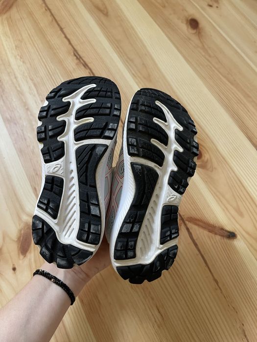 Дитячі кросівки ASICS, оригінал, р. 28