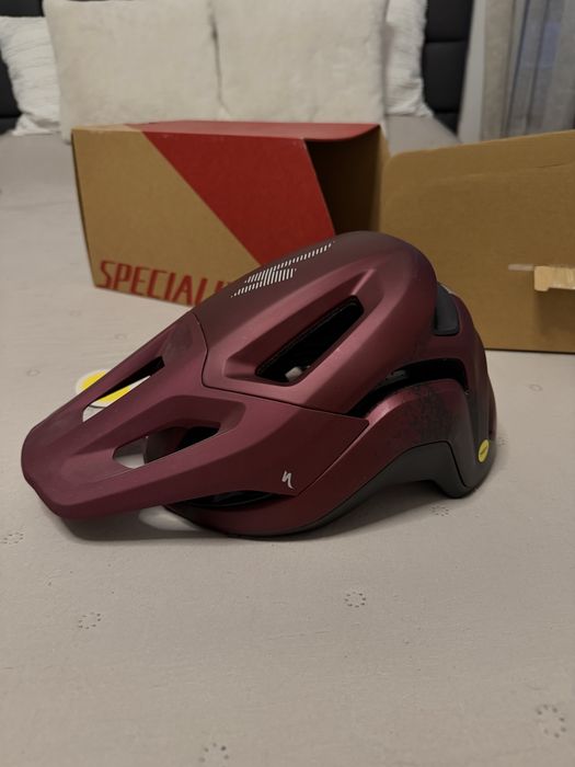 Вело шолом Specialized