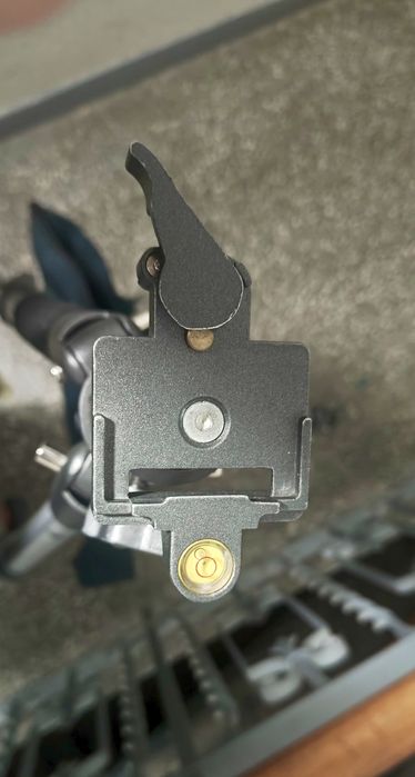 Statyw metalowy fotograficzny – mocny, stabilny, wysokość 130 cm