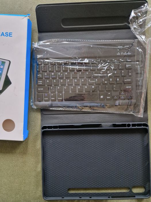 Etui z klawiaturą