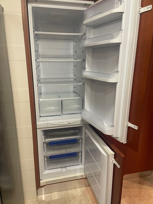 Frigorífico de encastre Ariston