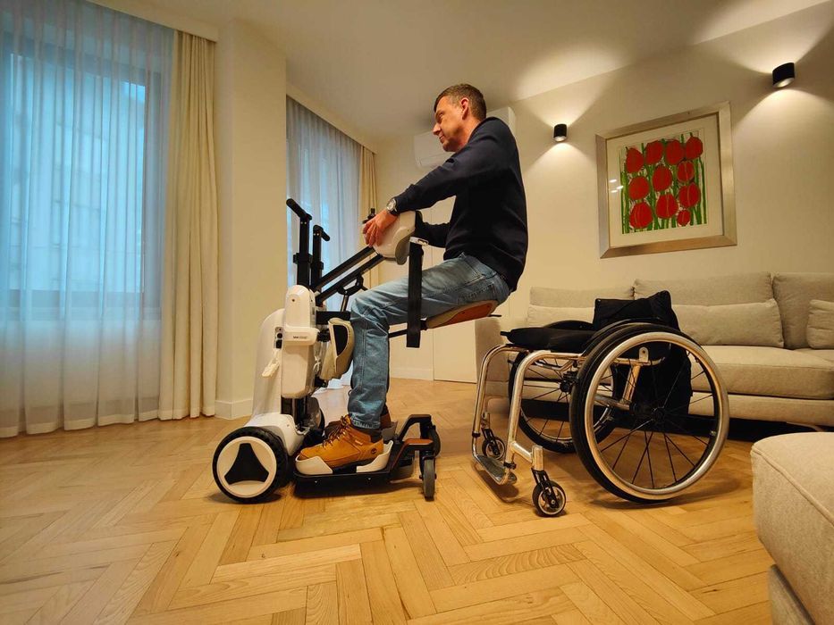 Wózek inwalidzki elektryczny z funkcją pionizacji, Pionizator elektryczny dla niepełnosprawnych Robooter XZ Droid Smart DARMOWA PREZENTACJA
