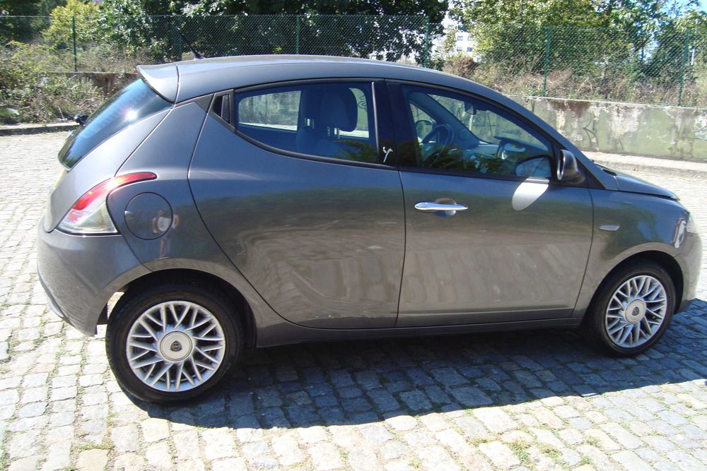 Lancia Ipsilon 1.2 Impecável