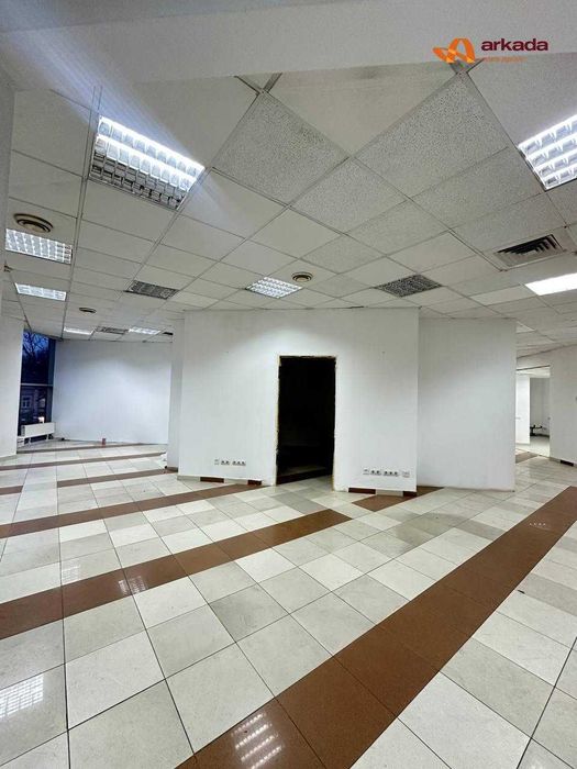 Комерційне приміщення в центрі Івано – Франківська.