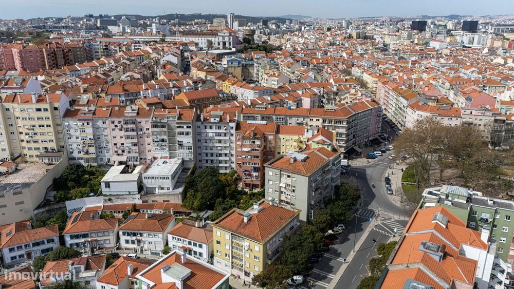 Apartamento T2 remodelado (Penha de França) -  (PROPOSTAS MULTIPLAS)
