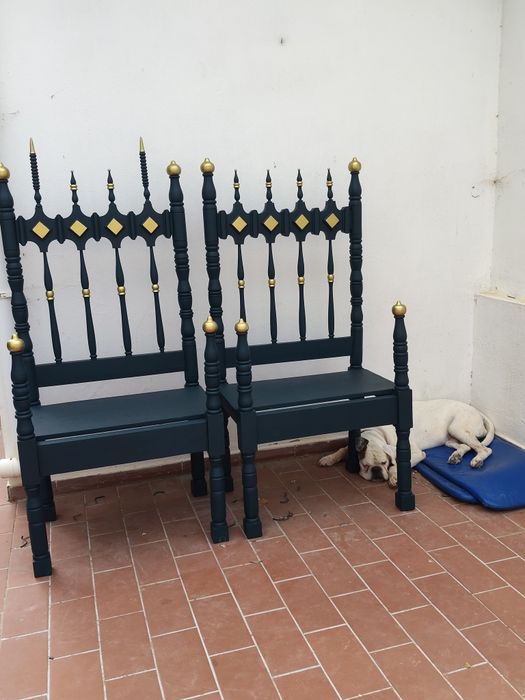 Conjunto de bancos decorativos