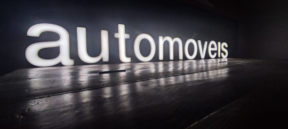 Vendo reclamo automóveis/motos