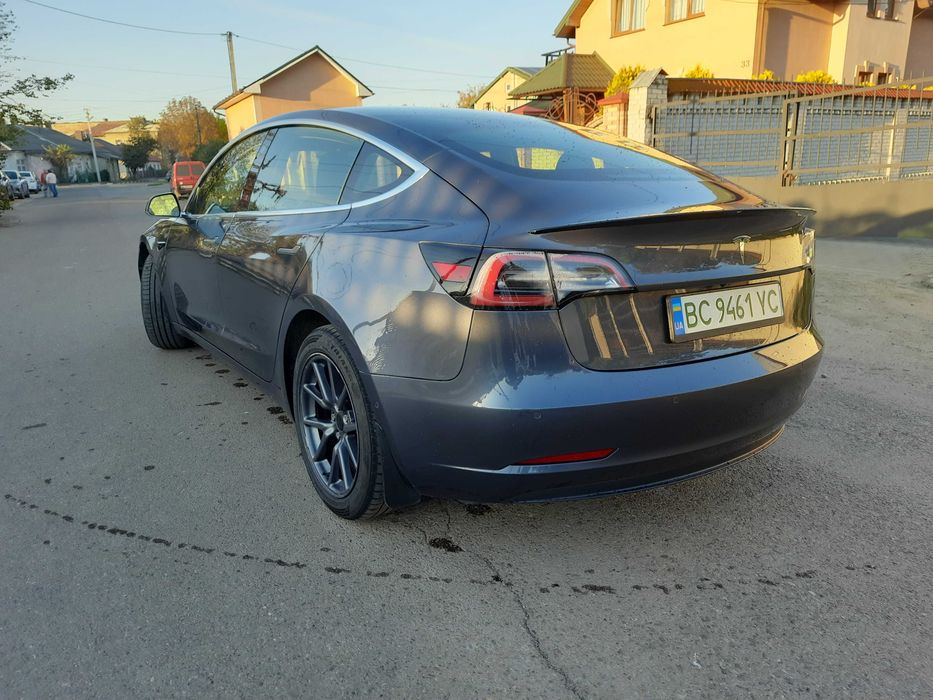 Продам Tesla model 3