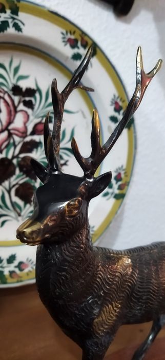 Estatueta em bronze, veado, cervo.