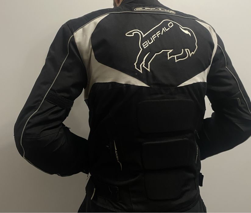 Продам мотокуртку buffalo з вставками для захисту  , М