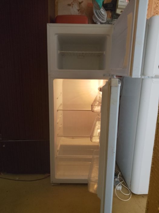 Холодильник Б/У Elenberg TMF143