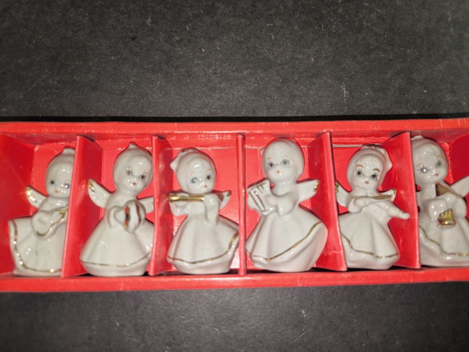 Conjunto 6 Anjos Musica Porcelana.
Conjunto de seis anjos em porcelana