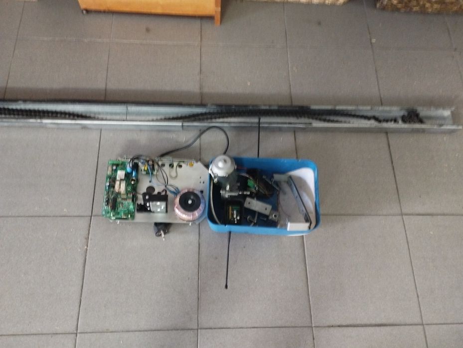 Calha para portão de garagem