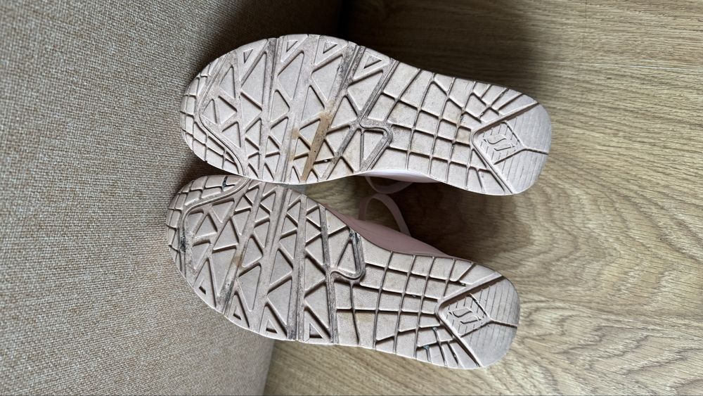 Женские кроссовки Skechers 38р.