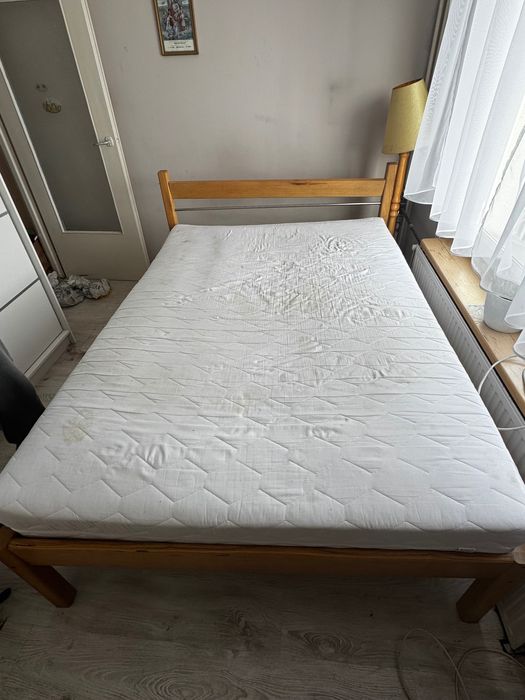 Materac ze stelażem 140 cm