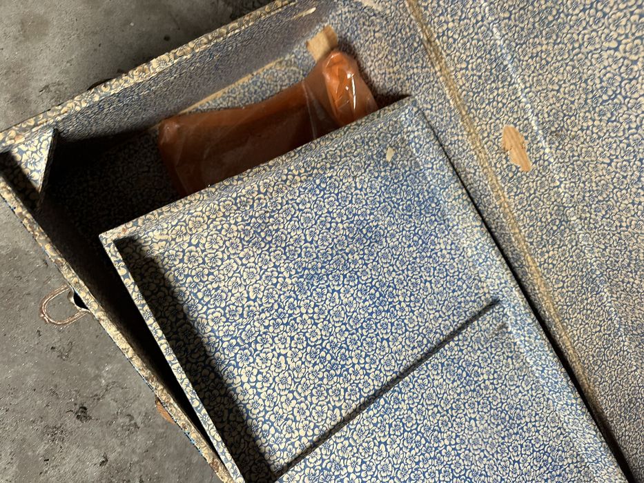 Mala de madeira sala