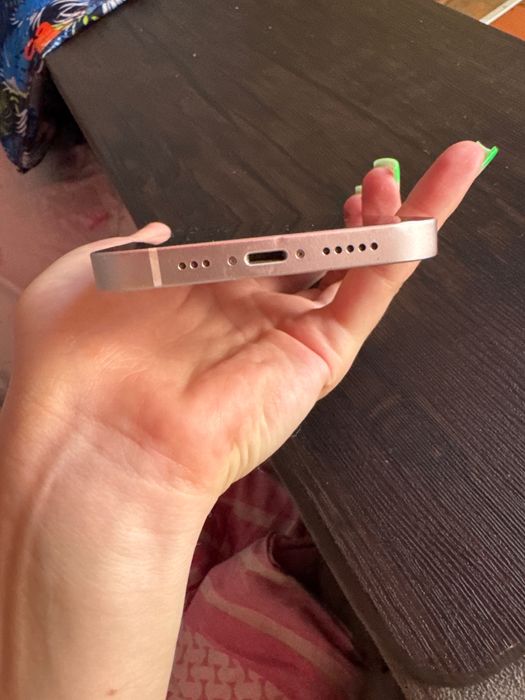 iPhone 13 в хорошем состоянии
