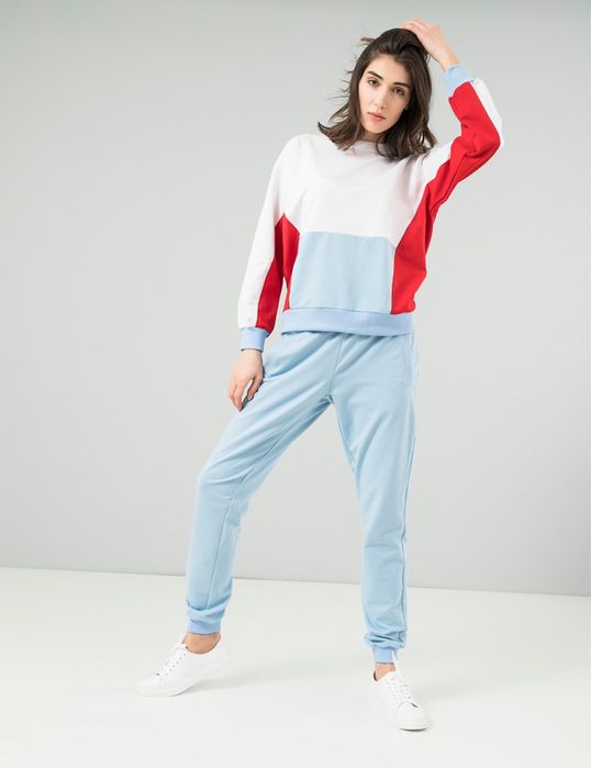 Якісний спортивний костюм для прогулок