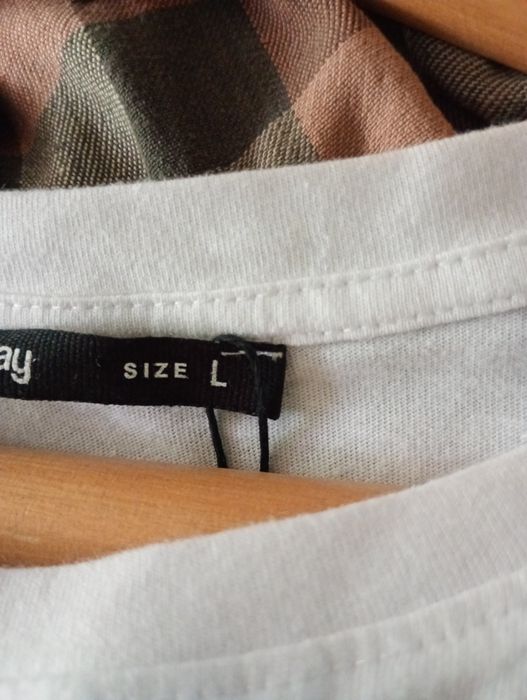 Продам футболку новую