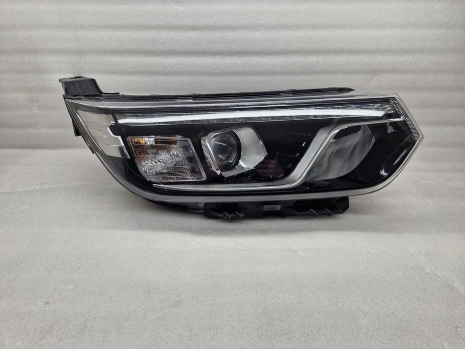 ssangyong tivoli lift lampa prawa przód zgm92-101080