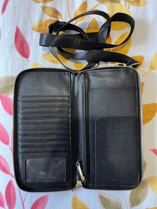 Bolsa Parfois para telemóvel com porta moedas