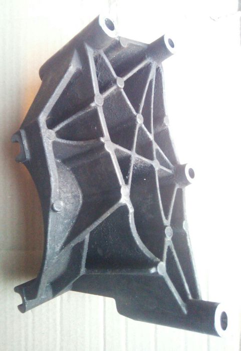 Кронштейн генератора Ford Connect