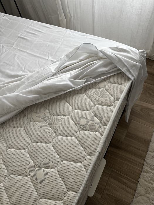 Cama com arrumação + colchão