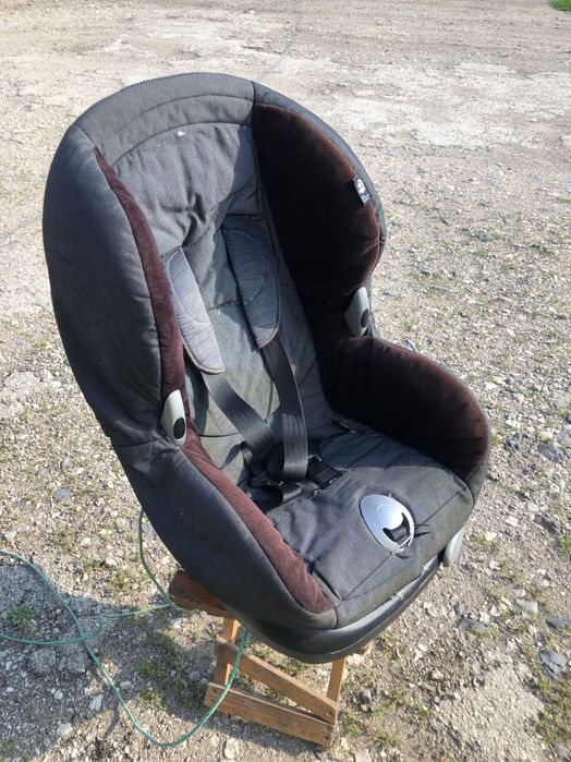 Дитяче автокрісло MAXI-COSI