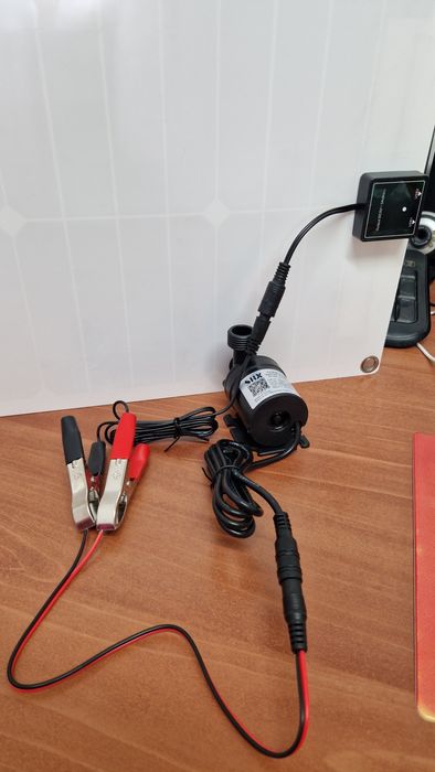 Bomba de agua submersível 12V e 24V - 600l/h - 5m de altura