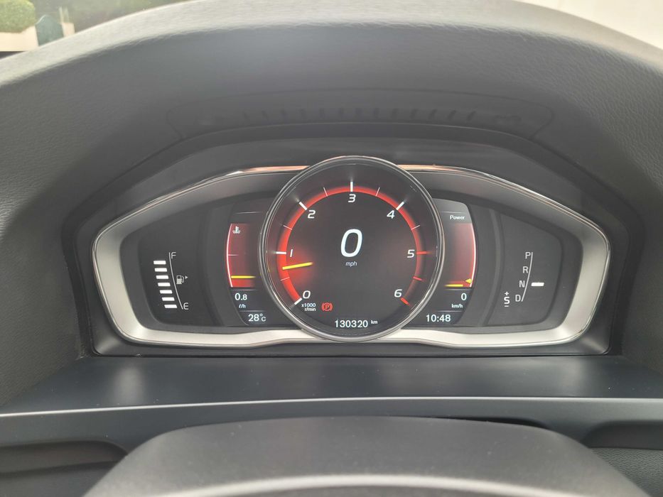 Volvo V60 I D5 2.4 215cv R-Design, 130.320km. Manutenção feita por mecânico qualificado, peças com faturas. Em uso diário. Caixa/direção com desgaste.