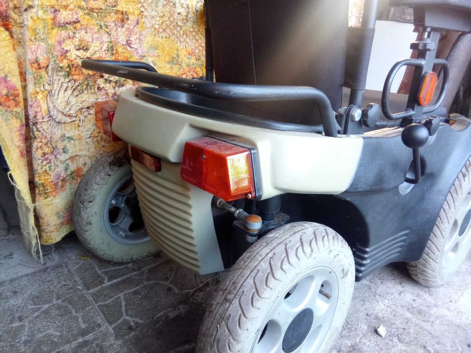 візок інвалідний електричний марки АРТЕМ 220