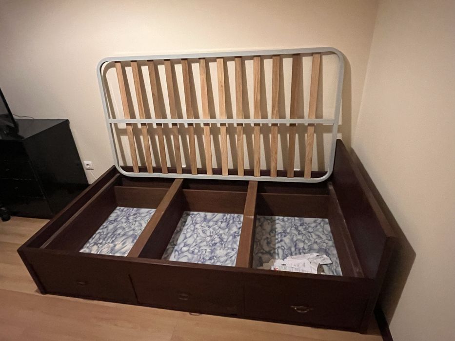 Cama de solteiro completa
