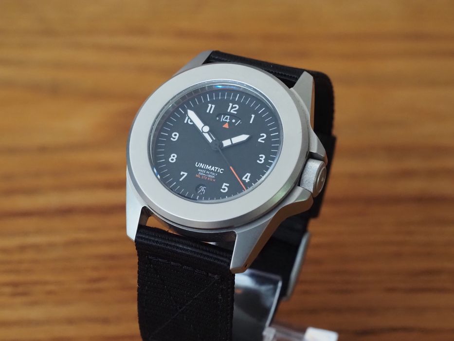 Zegarek Unimatic UT4-GMT kwarcowy pancerny