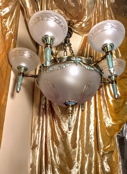 Бра, та люстра в виде факела