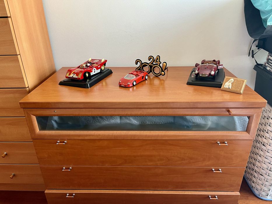 Cómoda de 4 gavetas