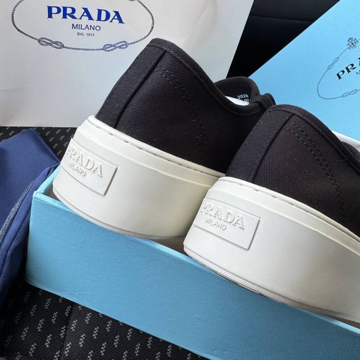 Жіночі кеди на платформі чорні Prada platform black white premium