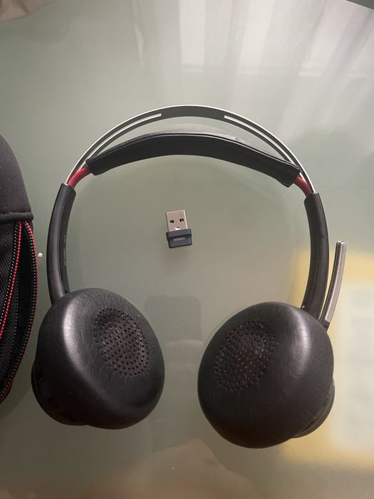 Headset Plantronics Voyager Focus (como novos)