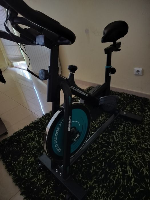 Bicicleta estática semi-profissional como nova com garantia