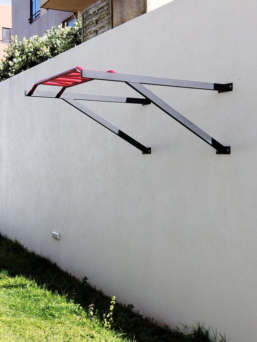 Barras de pull up e elevações