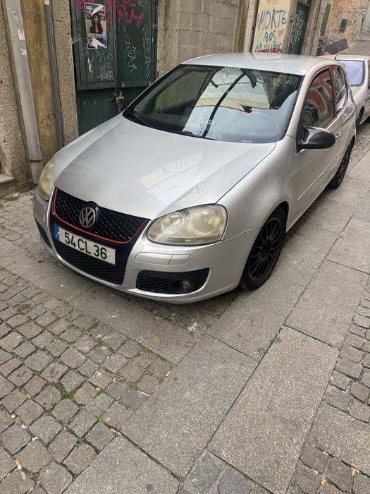 VW Golf em Excelente Estado | Revisão Recente tem repro
