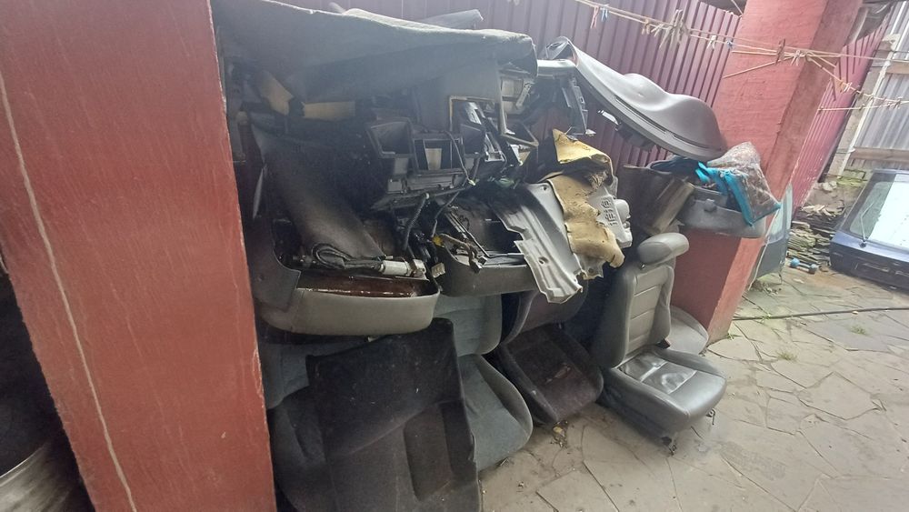 Продаю бізнес авторозборку з трьома авто на ходу