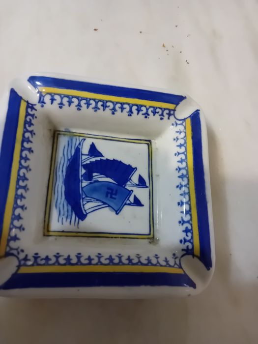 Cinzeiro em Loiça Azul Antigo