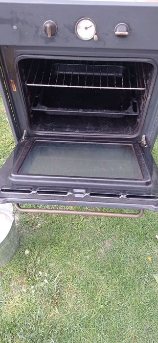 Електро духовка .