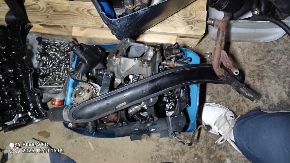 SILNIK Citroen c5x 3.0 HDI  V6  Czesci