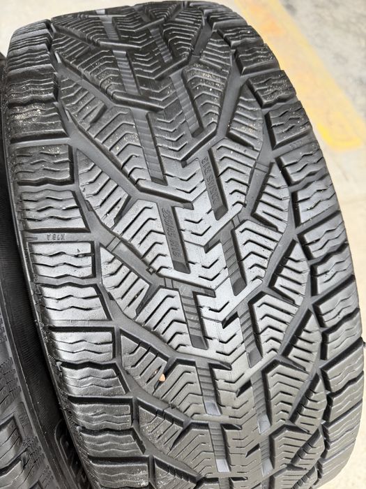 Шини зимові R18 235 45 Tigar winter Склад Осокорки RLX